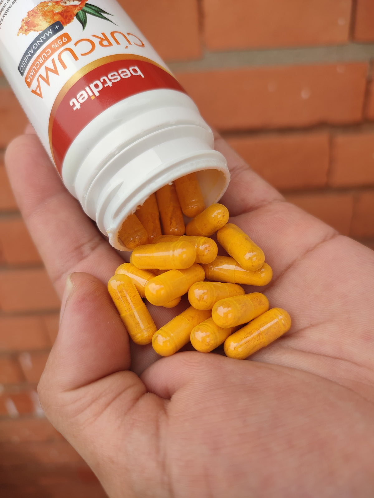 ¿Para qué sirven las cápsulas de cúrcuma? Beneficios avalados por la ciencia (y cómo elegir el mejor suplemento)